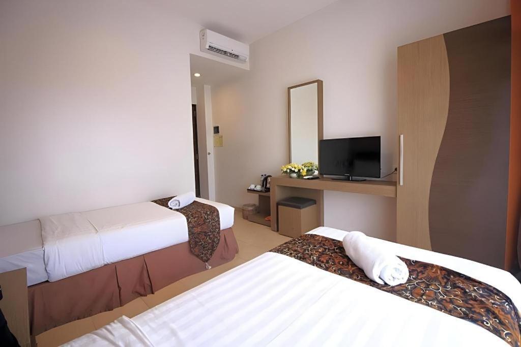 Hotel Grand Malioboro Yogyakarta Esterno foto