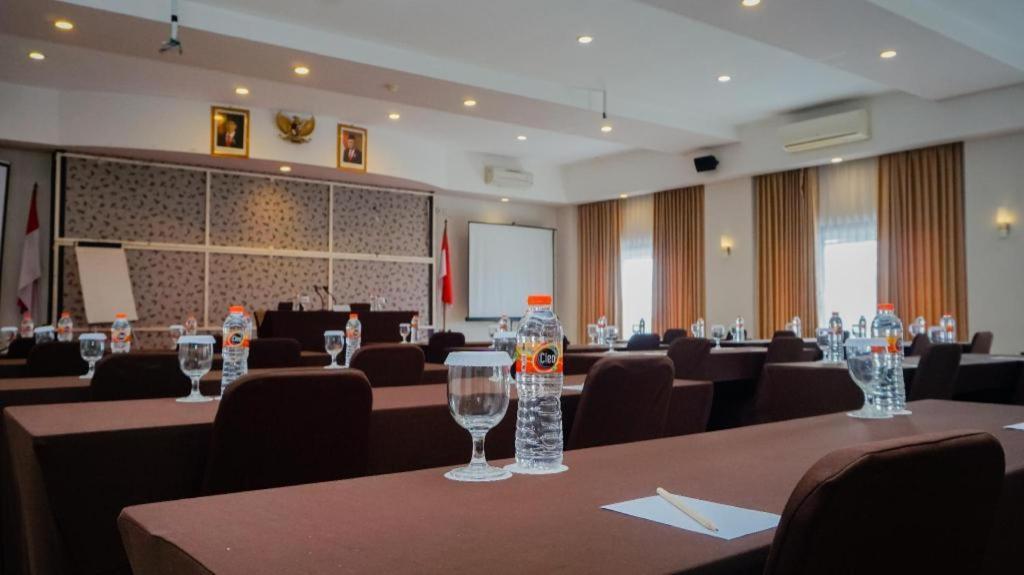 Hotel Grand Malioboro Yogyakarta Esterno foto