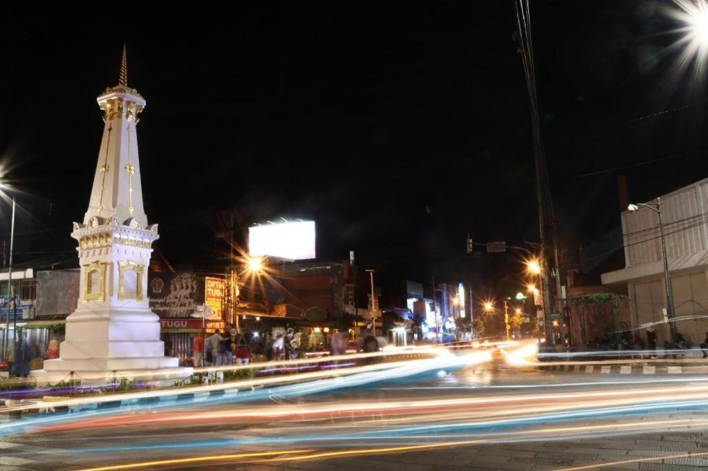 Hotel Grand Malioboro Yogyakarta Esterno foto