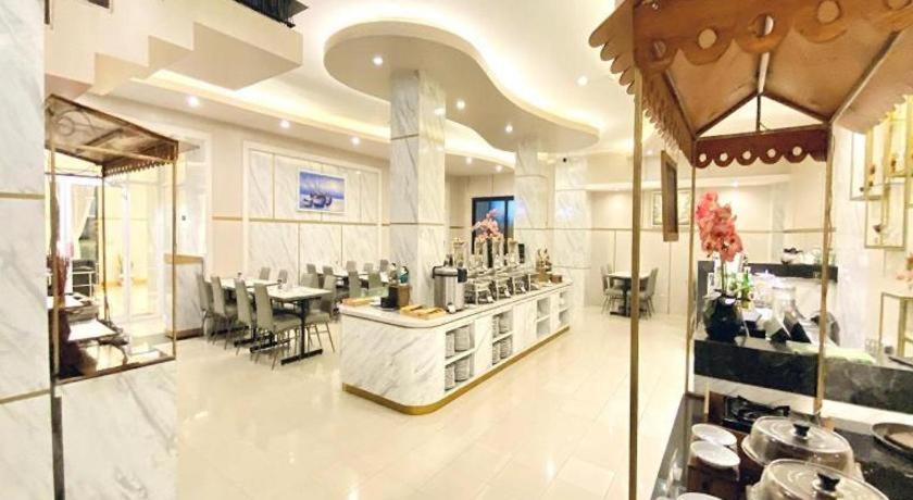 Hotel Grand Malioboro Yogyakarta Esterno foto