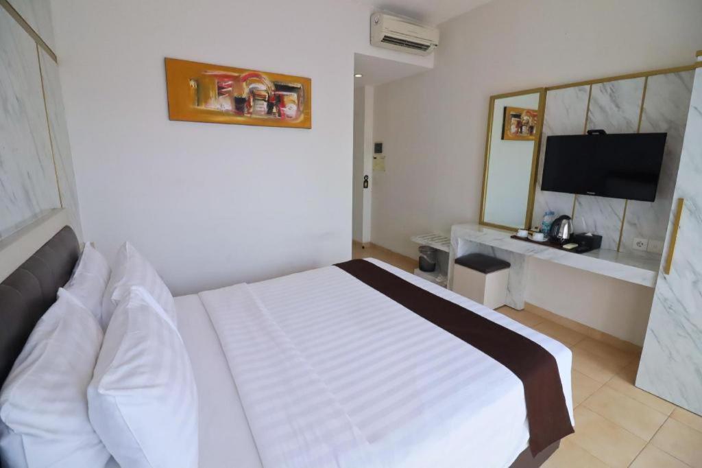 Hotel Grand Malioboro Yogyakarta Esterno foto