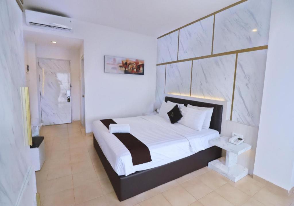 Hotel Grand Malioboro Yogyakarta Esterno foto