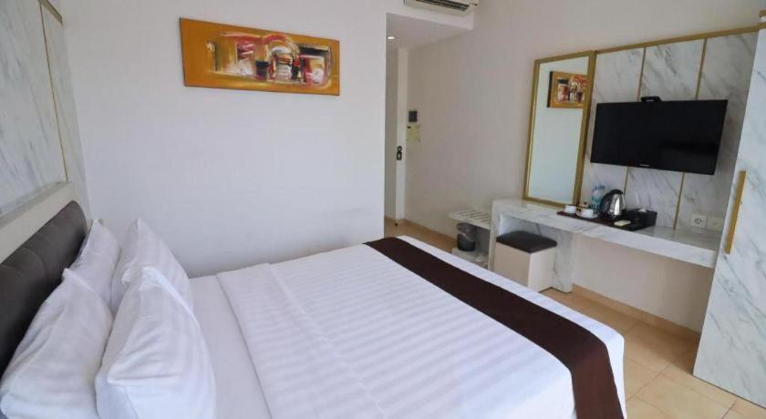 Hotel Grand Malioboro Yogyakarta Esterno foto