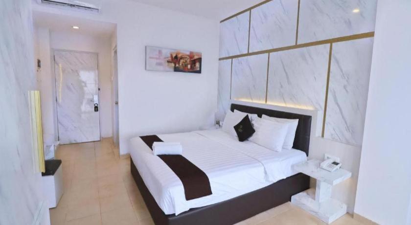 Hotel Grand Malioboro Yogyakarta Esterno foto