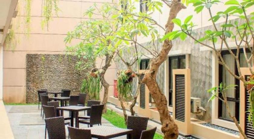Hotel Grand Malioboro Yogyakarta Esterno foto
