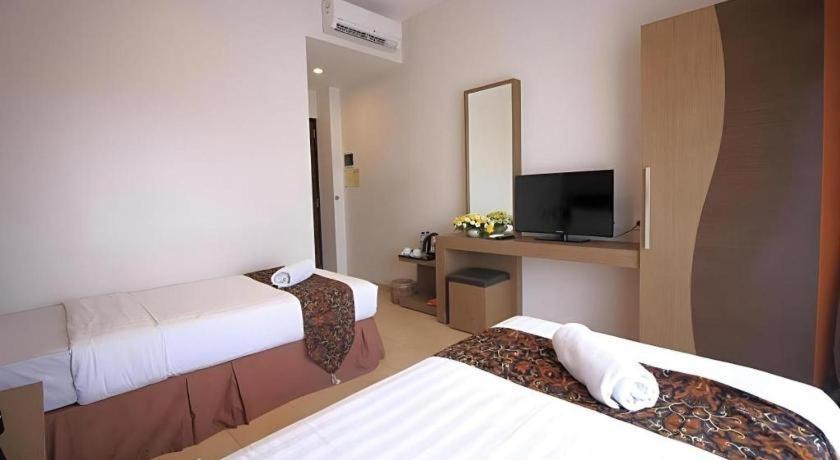 Hotel Grand Malioboro Yogyakarta Esterno foto