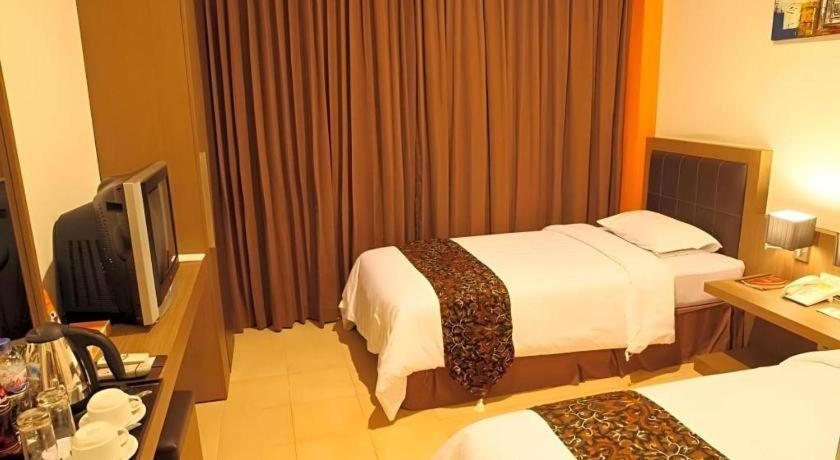 Hotel Grand Malioboro Yogyakarta Esterno foto