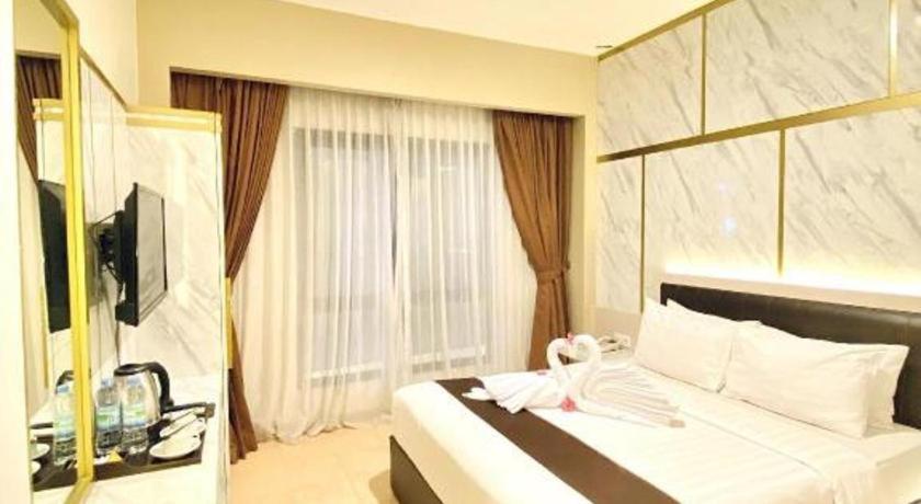 Hotel Grand Malioboro Yogyakarta Esterno foto
