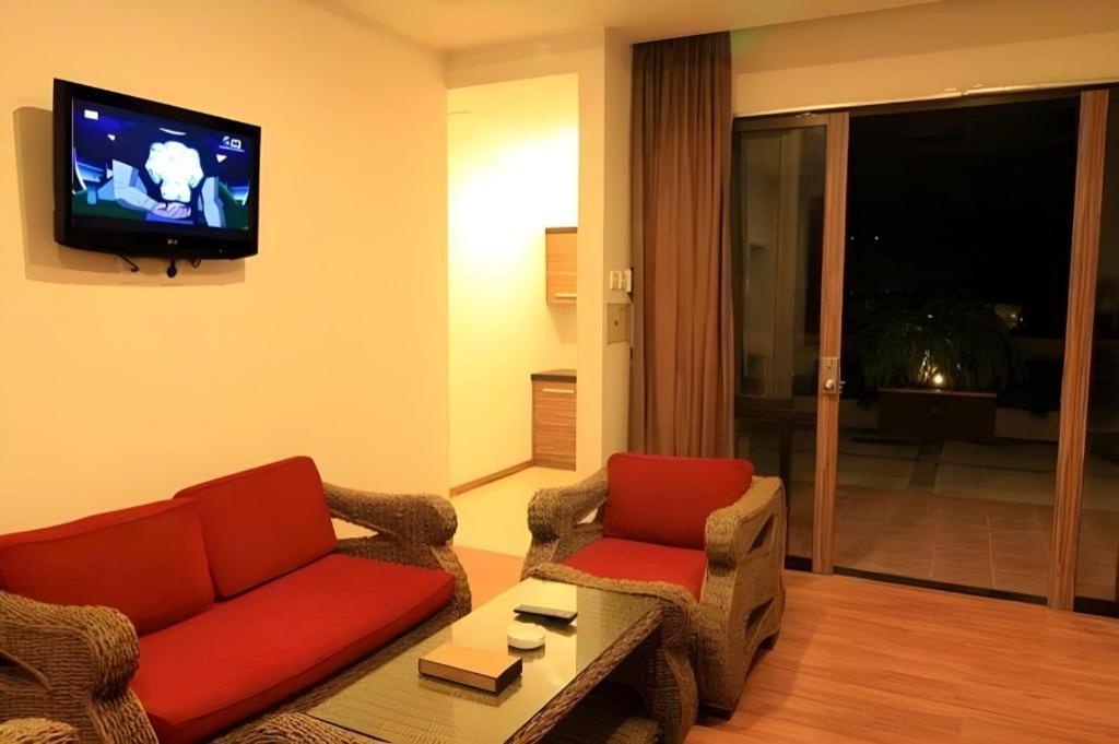 Hotel Grand Malioboro Yogyakarta Esterno foto