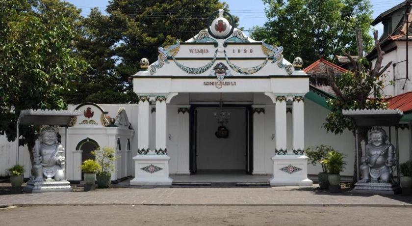Hotel Grand Malioboro Yogyakarta Esterno foto
